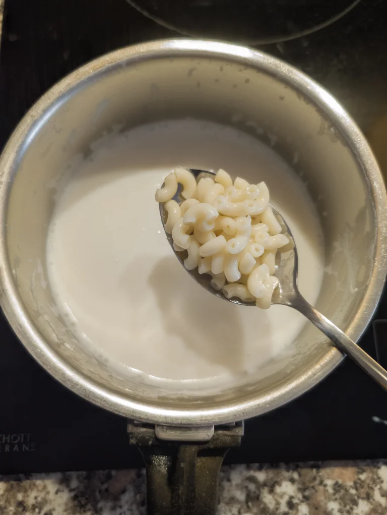 Réalisation de la sauce béchamel express