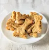 Biscuit apéro pour chien au saumon, estragon & pomme de terre
