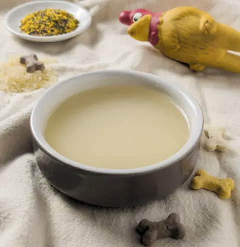 Bouillon blanc naturel pour chien, carcasse de poulet et eau de cuisson du riz