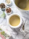 Un bon bouillon maison au poisson pour les chiens