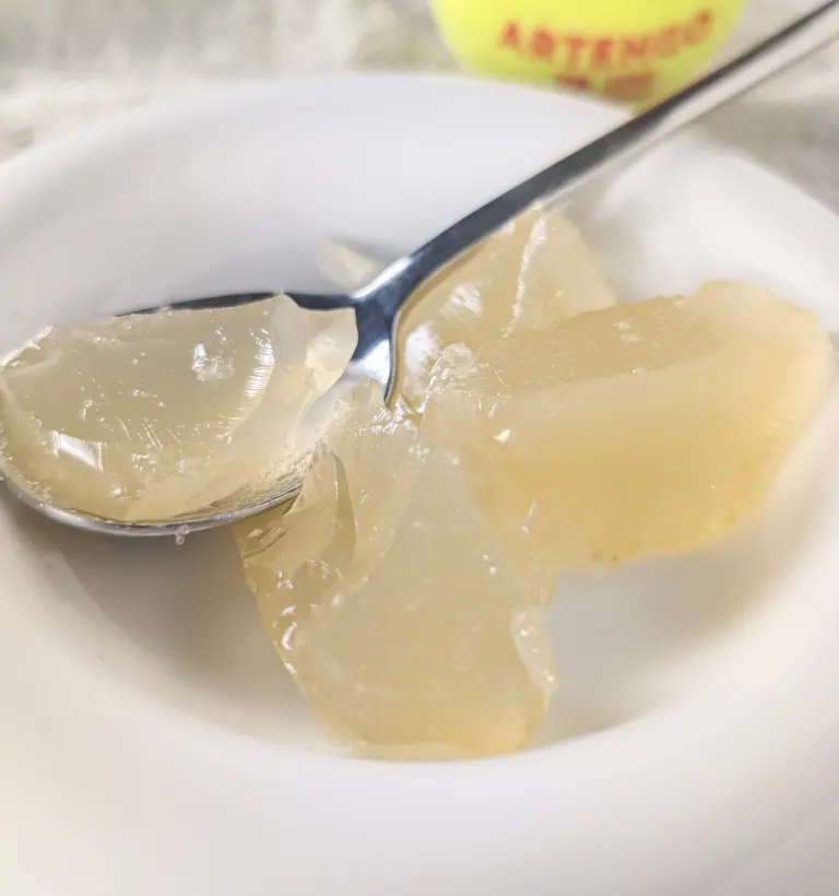 Le bouillon au collagène gélifié froid