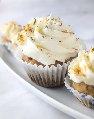 Présentation des cupcakes pomme-banane-cacahuète