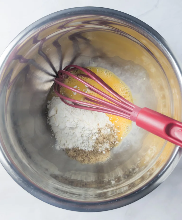 Réalisation de la pâte à génoise avant cuisson