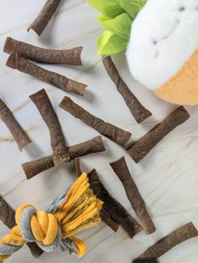 Présentation des friandises lamelles de canard pour chien