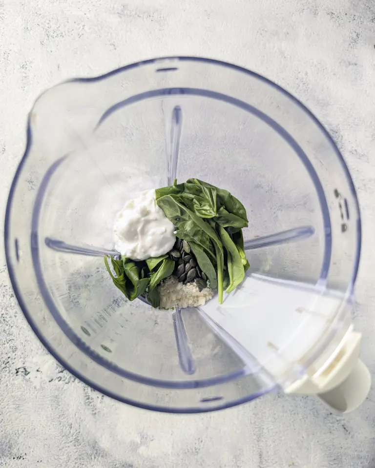 Vue des ingrédients de la recette avant mixage au blender