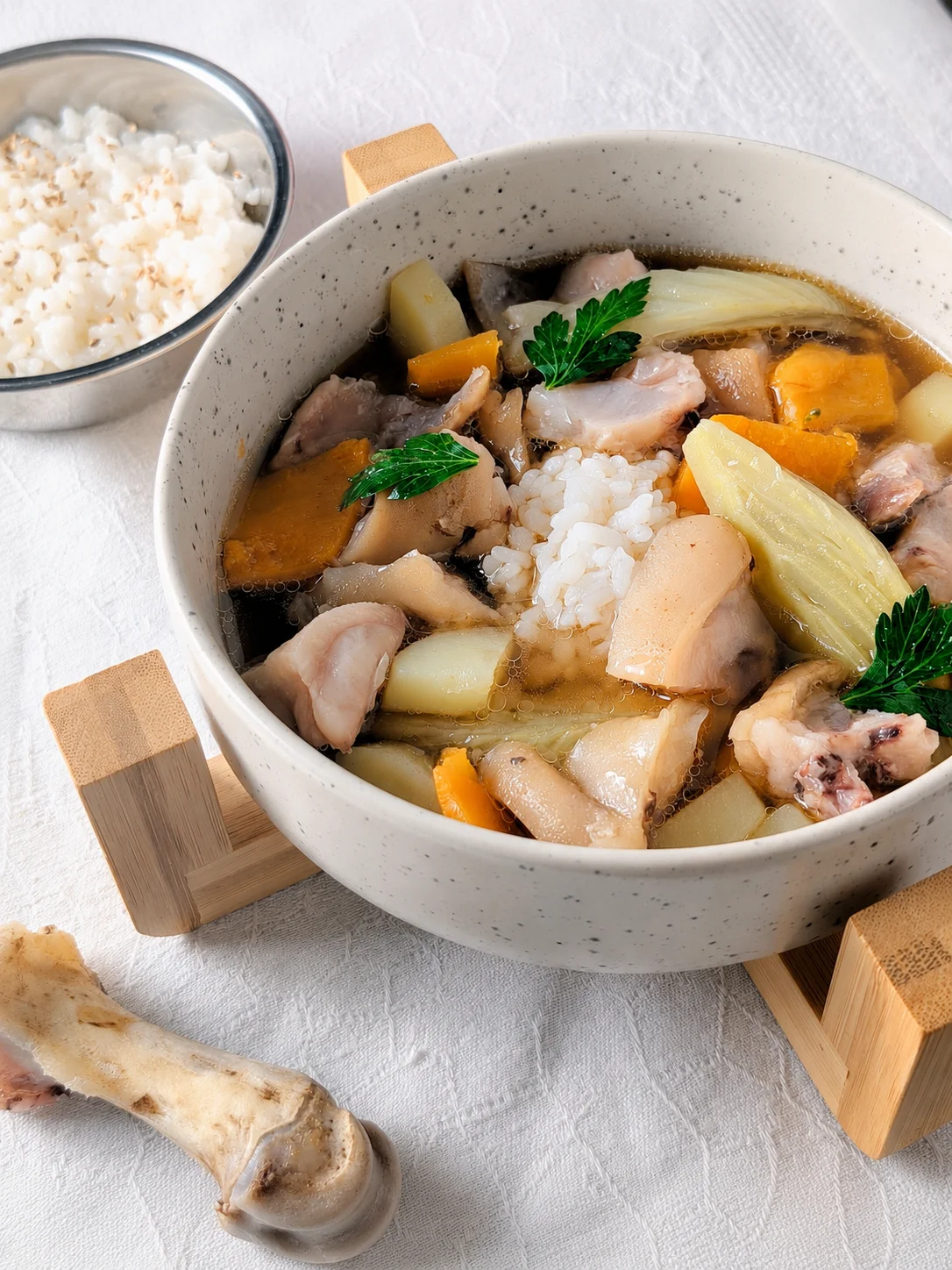 Présentation des pieds de porcs au bouillon