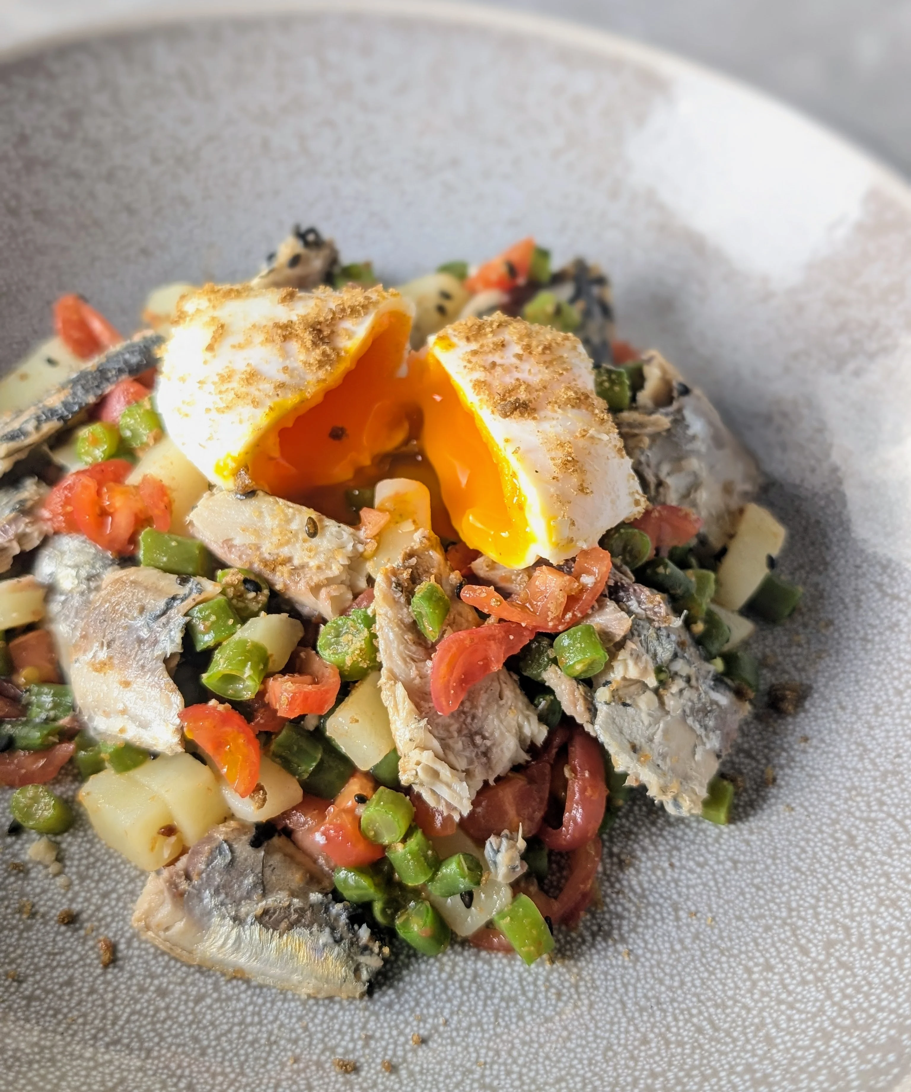 Ration ménagère pour chien à la sardine et aux légumes, vue de dessus