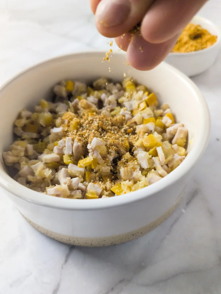 Utilisation du topping sur une gamelle de ration ménagère